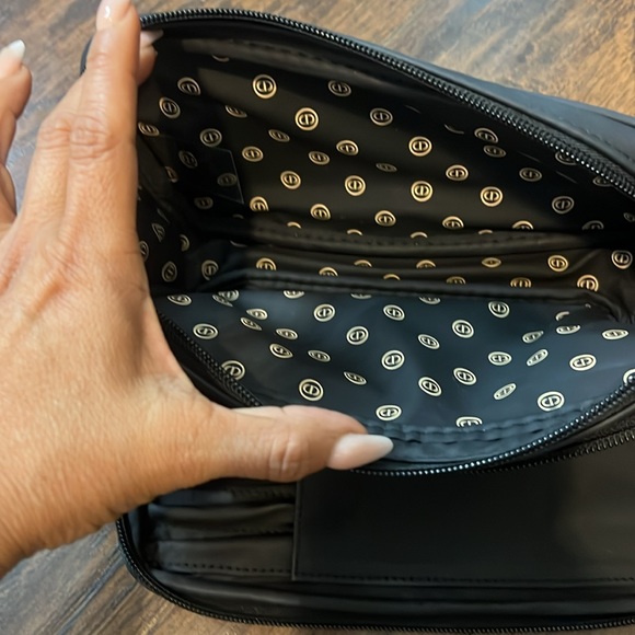 Dior make up bag - Picture 3 of 11